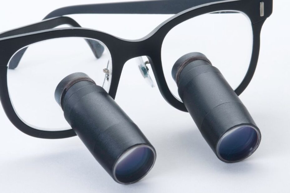 Dental and Surgical loupes article featured image