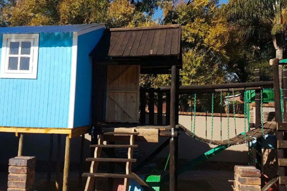 wooden wendy house