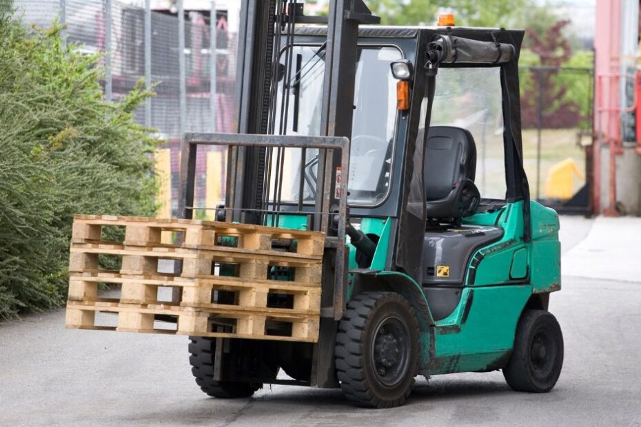 Forklift Hire, Electric Models, and Battery Solutions