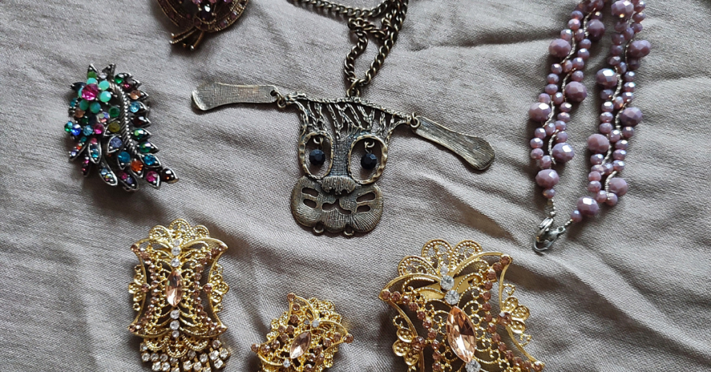 Estate Jewelry , pre owned jewelry , vintage jewelry