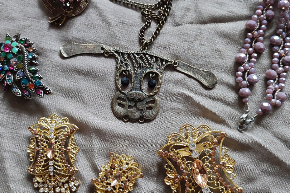 Estate Jewelry , pre owned jewelry , vintage jewelry